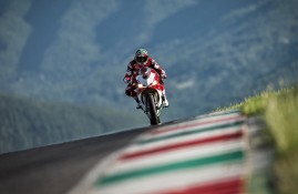 多米百家乐-詹姆斯迎来十二赛季高光表现，巴塞罗那球迷沸腾！